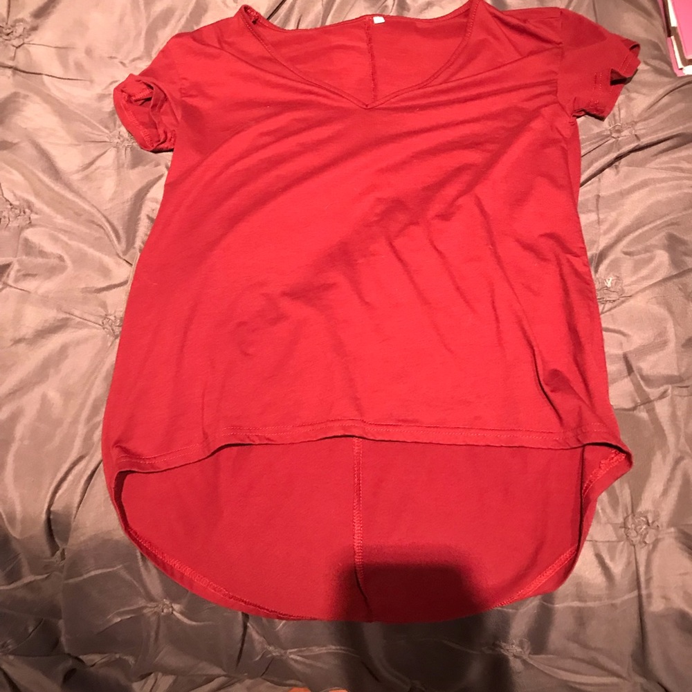 Maroon t shirt